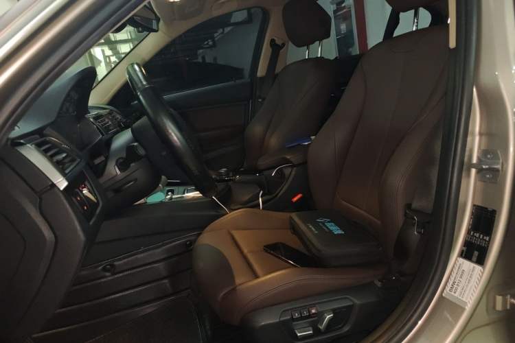 Used BMW 3 Series 2018 320Li Fashion Model Left Front Seat