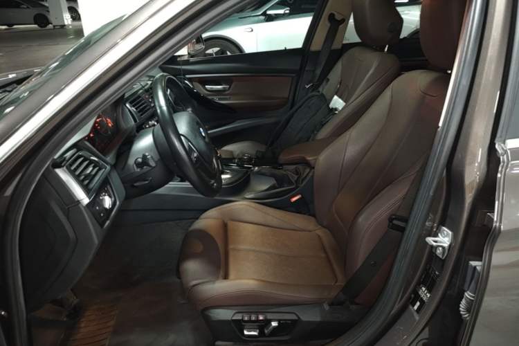 Used BMW 3 Series 2018 320Li Fashion Model Left Front Seat