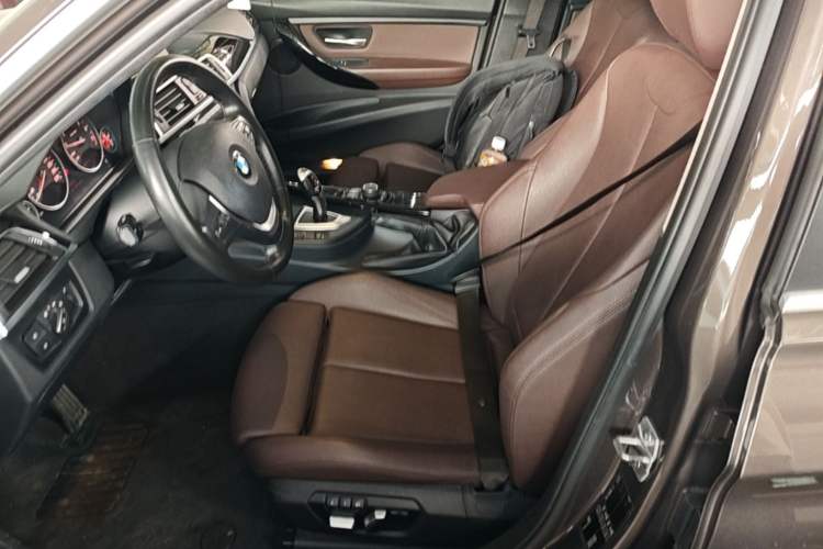 Used BMW 3 Series 2018 320Li Fashion Model Left Front Seat