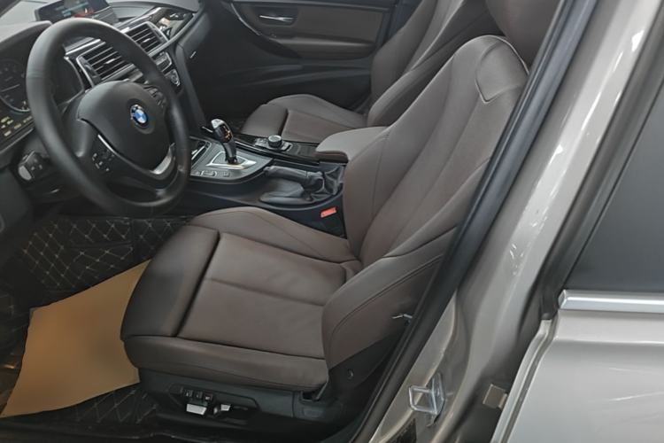 Used BMW 3 Series 2018 320Li Fashion Model Left Front Seat