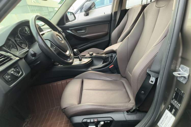 Used BMW 3 Series 2018 320Li Fashion Model Left Front Seat