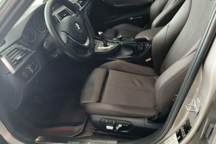 Used BMW 3 Series 2018 320Li Fashion Model Left Front Seat
