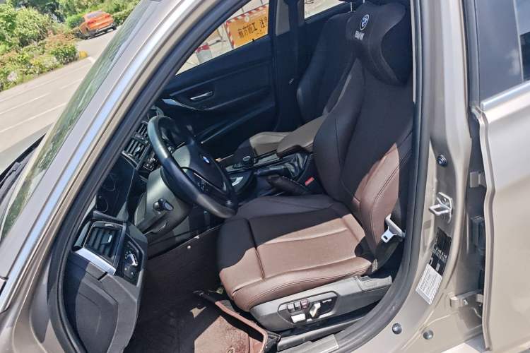 Used BMW 3 Series 2018 320Li Fashion Model Left Front Seat