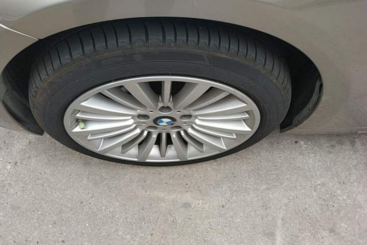 Used BMW 3 Series 2018 320Li Fashion Model Left Front Wheel Hub