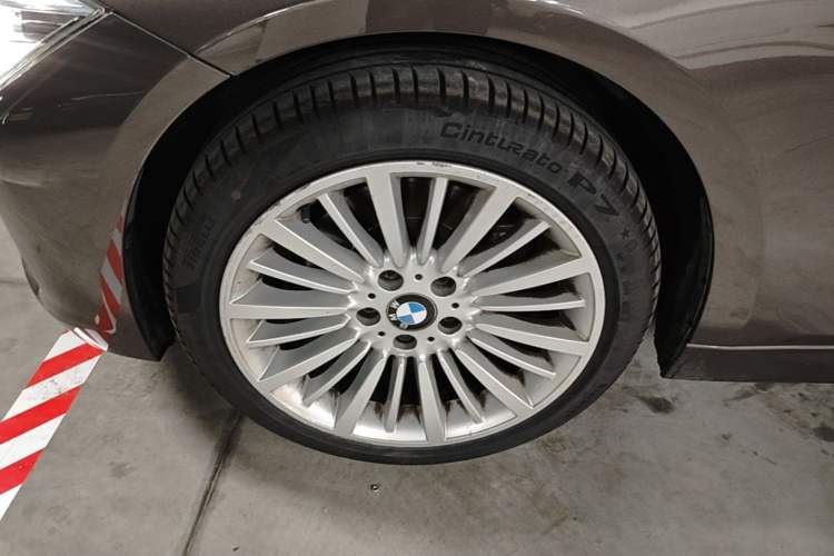 Used BMW 3 Series 2018 320Li Fashion Model Left Front Wheel Hub