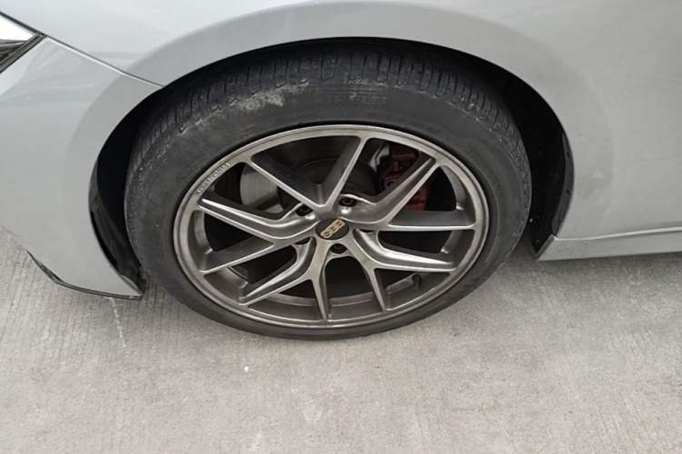 Used BMW 3 Series 2018 320Li Fashion Model Left Front Wheel Hub