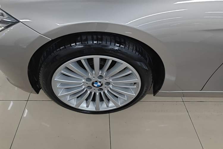 Used BMW 3 Series 2018 320Li Fashion Model Left Front Wheel Hub