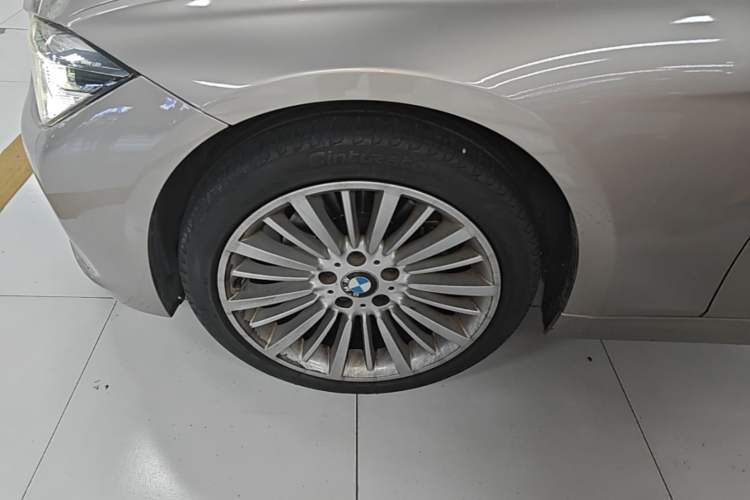Used BMW 3 Series 2018 320Li Fashion Model Left Front Wheel Hub