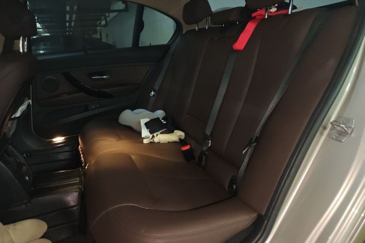 Used BMW 3 Series 2018 320Li Fashion Model Left Rear Seat