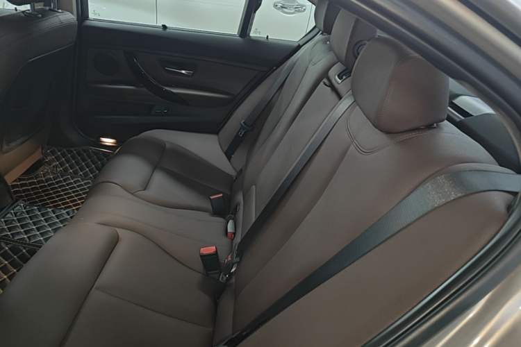 Used BMW 3 Series 2018 320Li Fashion Model Left Rear Seat