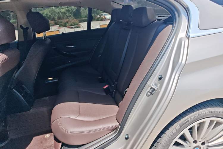 Used BMW 3 Series 2018 320Li Fashion Model Left Rear Seat