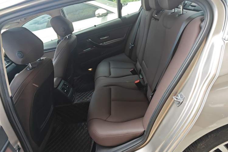 Used BMW 3 Series 2018 320Li Fashion Model Left Rear Seat
