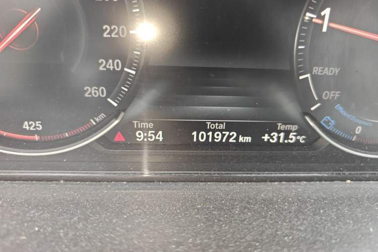 Used BMW 3 Series 2018 320Li Leading Model M Sport Package Odometer Close Up