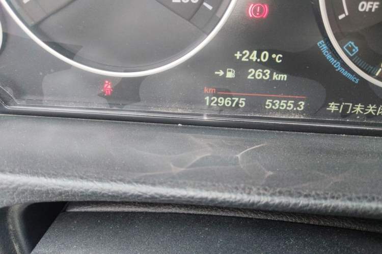 Used BMW 3 Series 2018 320Li xDrive Fashion Model Odometer Close Up