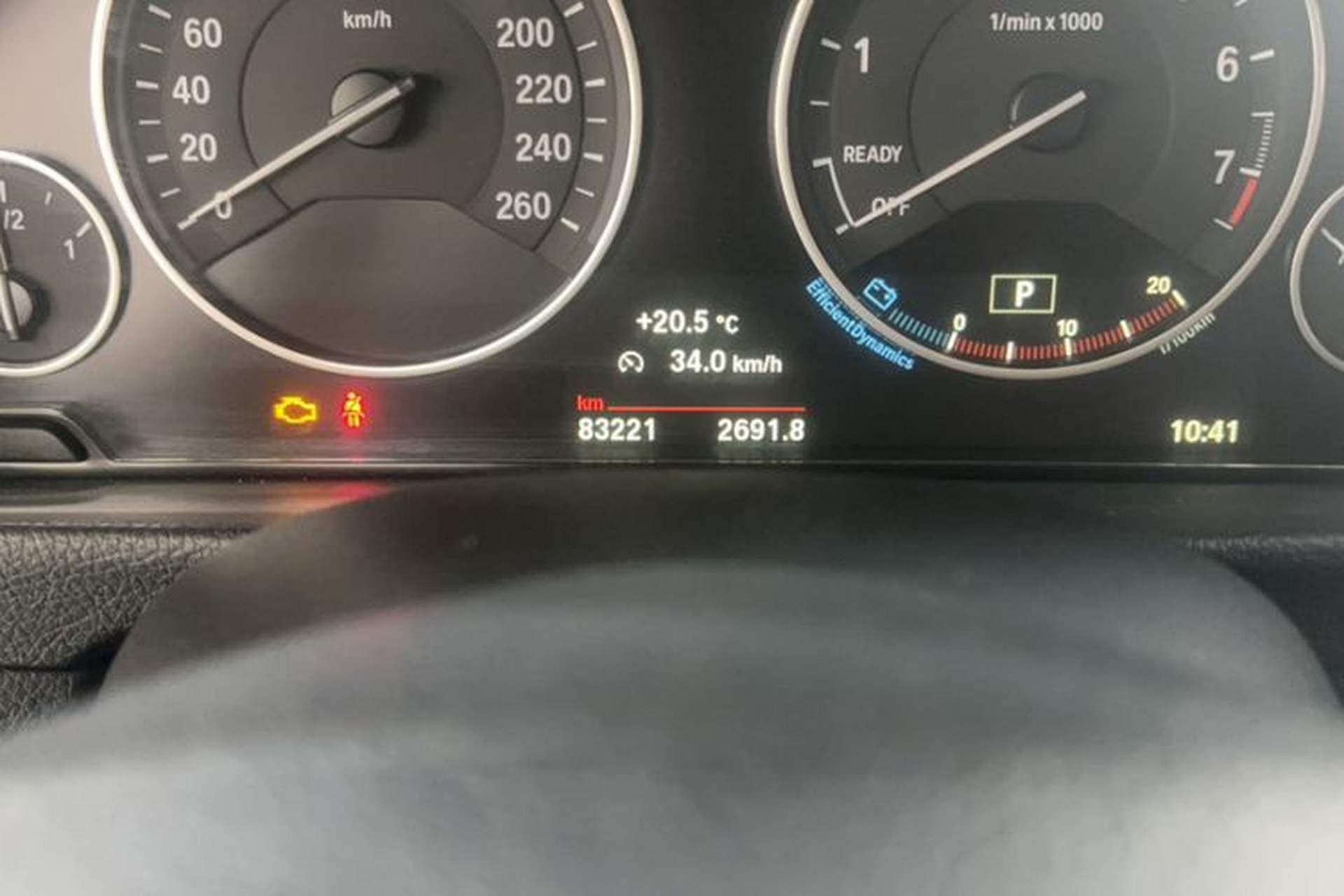 Used BMW 3 Series 2018 320Li Fashion Model Odometer Close Up
