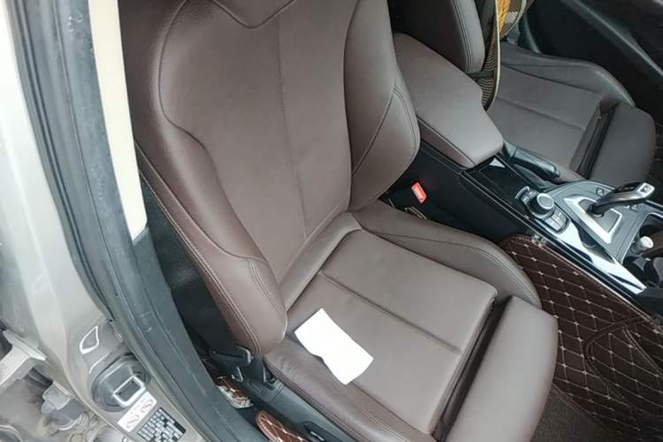 Used BMW 3 Series 2018 320Li Fashion Model Right Front Seat