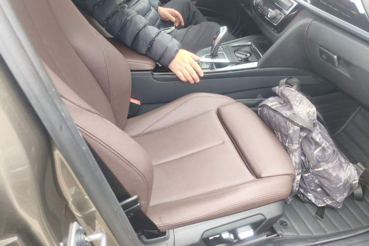Used BMW 3 Series 2018 320Li Fashion Model Right Front Seat