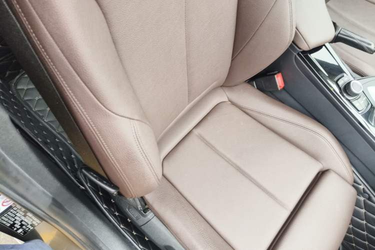 Used BMW 3 Series 2018 318Li Right Front Seat
