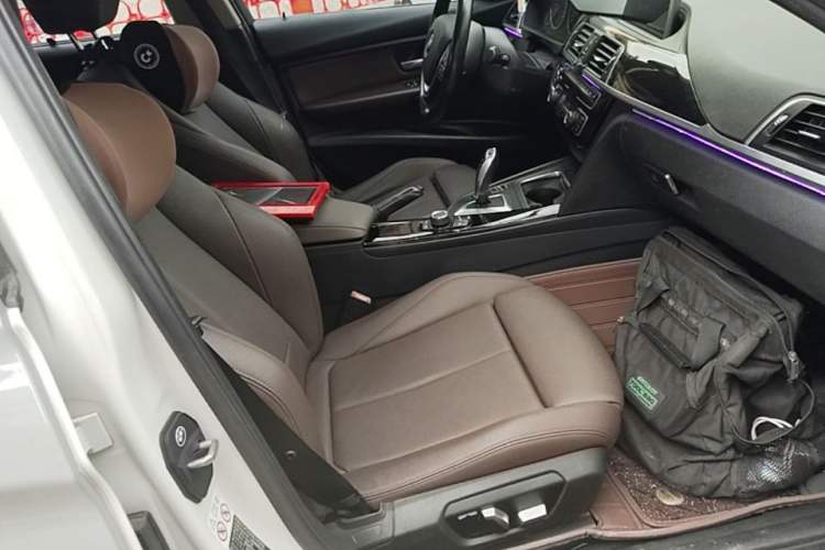 Used BMW 3 Series 2018 320Li Fashion Model Right Front Seat