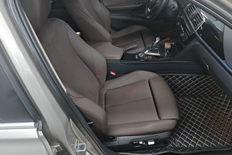 Used BMW 3 Series 2018 320Li Fashion Model Right Front Seat