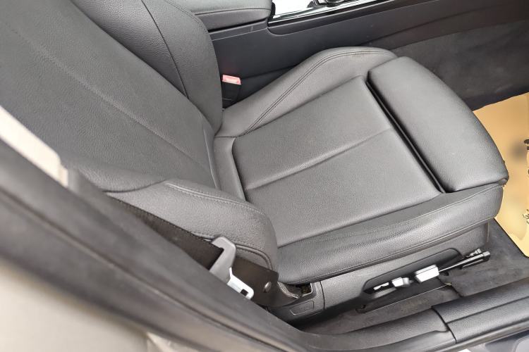 Used BMW 3 Series 2018 318Li Right Front Seat