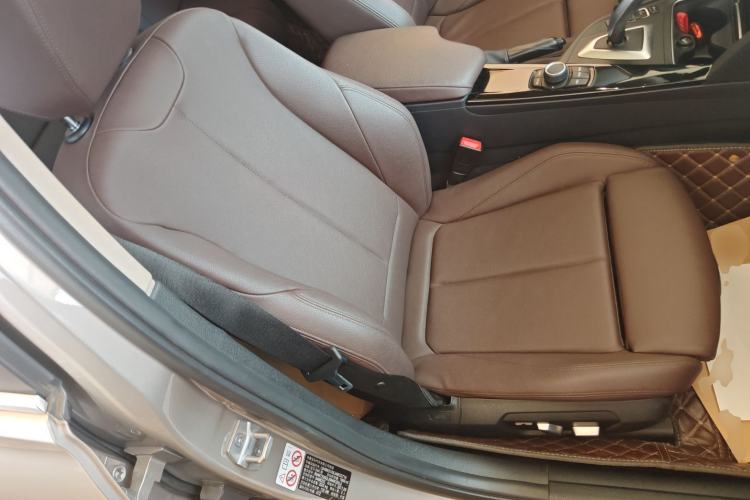 Used BMW 3 Series 2018 320Li Fashion Model Right Front Seat
