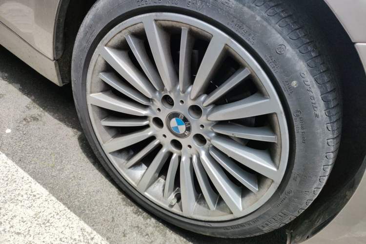 Used BMW 3 Series 2018 320Li Fashion Model Right Front Wheel Hub