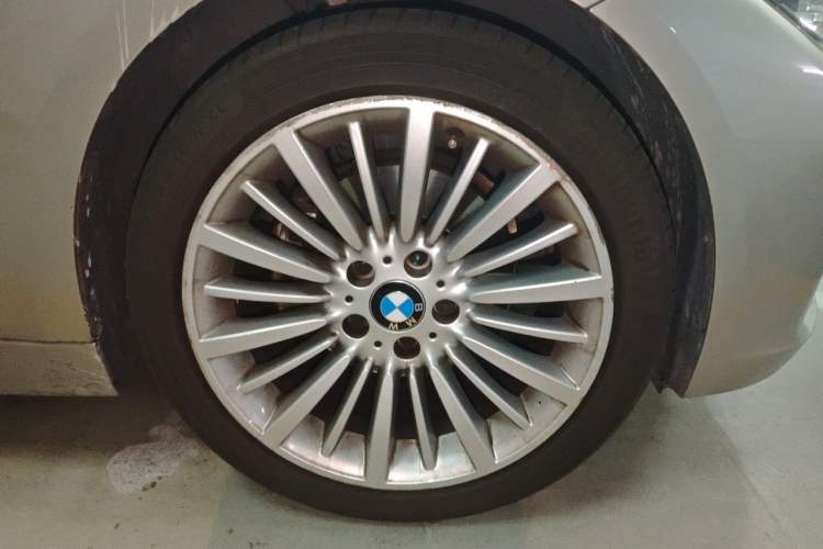 Used BMW 3 Series 2018 320Li Fashion Model Right Front Wheel Hub