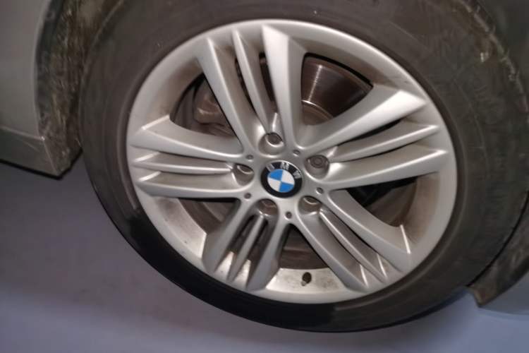 Used BMW 3 Series 2018 318Li Right Front Wheel Hub