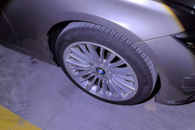 Used BMW 3 Series 2018 320Li Fashion Model Right Front Wheel Hub