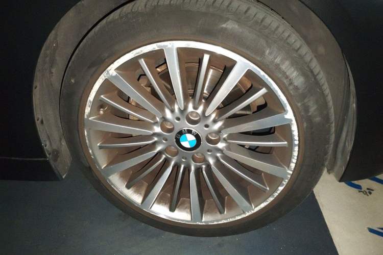 Used BMW 3 Series 2018 320Li Fashion Model Right Front Wheel Hub