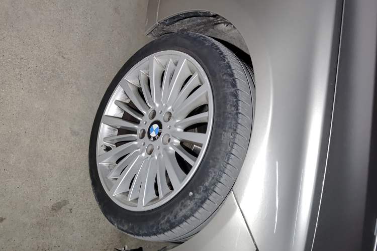 Used BMW 3 Series 2018 320Li Fashion Model Right Front Wheel Hub