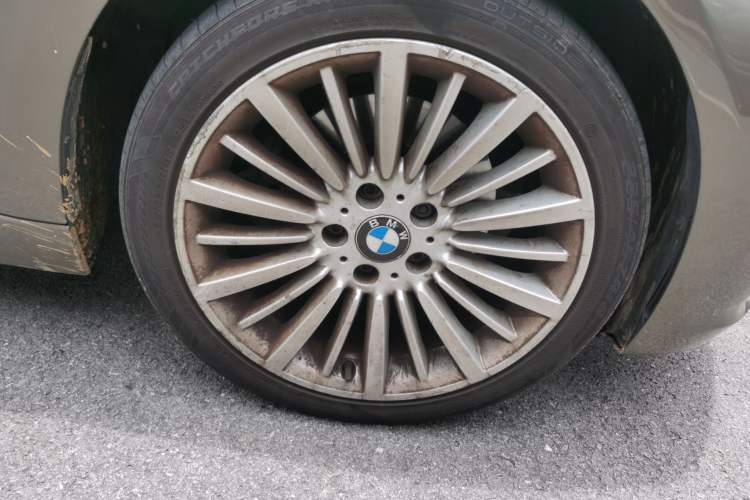 Used BMW 3 Series 2018 320Li Fashion Model Right Front Wheel Hub