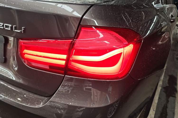 Used BMW 3 Series 2018 320Li Fashion Model Right Rear Taillight