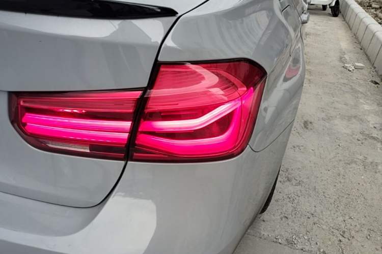 Used BMW 3 Series 2018 320Li Fashion Model Right Rear Taillight