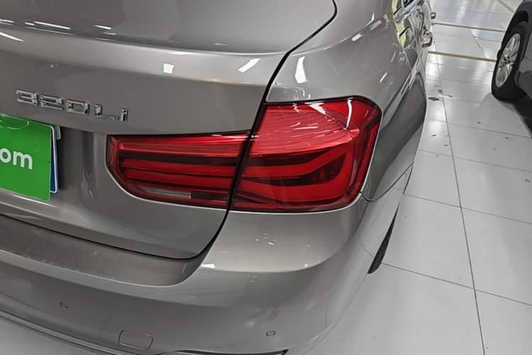 Used BMW 3 Series 2018 320Li Fashion Model Right Rear Taillight