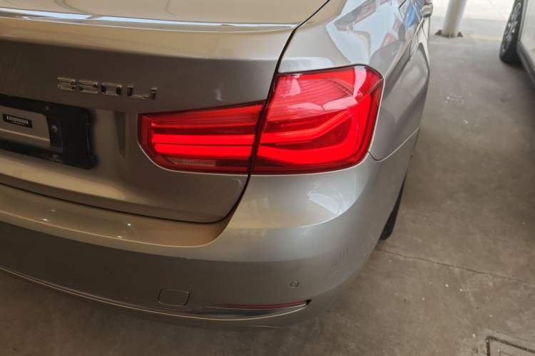 Used BMW 3 Series 2018 320Li Fashion Model Right Rear Taillight