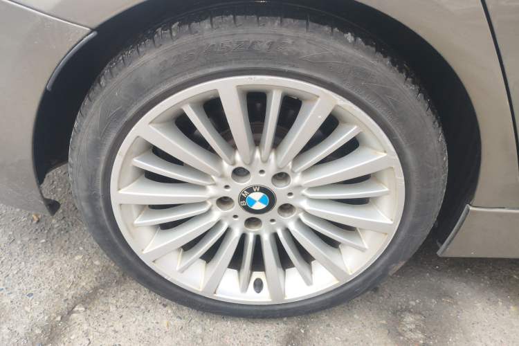 Used BMW 3 Series 2018 320Li Fashion Model Right Rear Wheel Hub