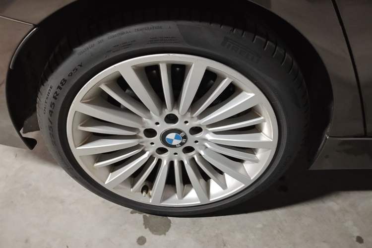 Used BMW 3 Series 2018 320Li Fashion Model Right Rear Wheel Hub