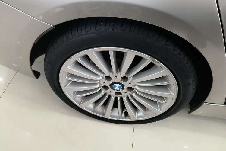 Used BMW 3 Series 2018 320Li Fashion Model Right Rear Wheel Hub