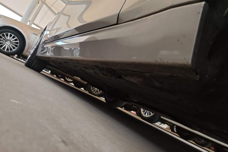 Used BMW 3 Series 2018 320Li Fashion Model Right Side Sill