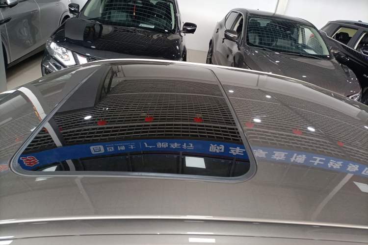 Used BMW 3 Series 2018 320i M Sport Package Roof