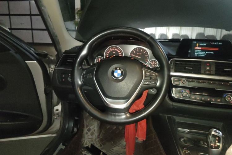 Used BMW 3 Series 2018 320Li Fashion Model Steering Wheel