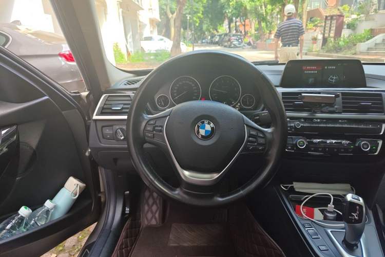 Used BMW 3 Series 2018 320Li Fashion Model Steering Wheel