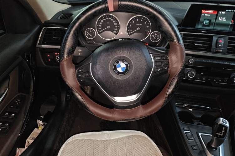 Used BMW 3 Series 2018 320Li Fashion Model Steering Wheel