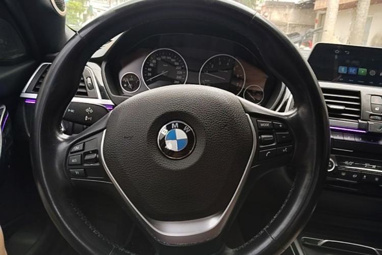 Used BMW 3 Series 2018 320Li Fashion Model Steering Wheel