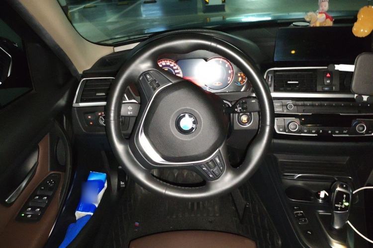 Used BMW 3 Series 2018 320Li Fashion Model Steering Wheel