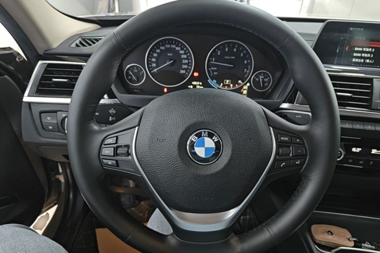 Used BMW 3 Series 2018 320Li Fashion Model Steering Wheel