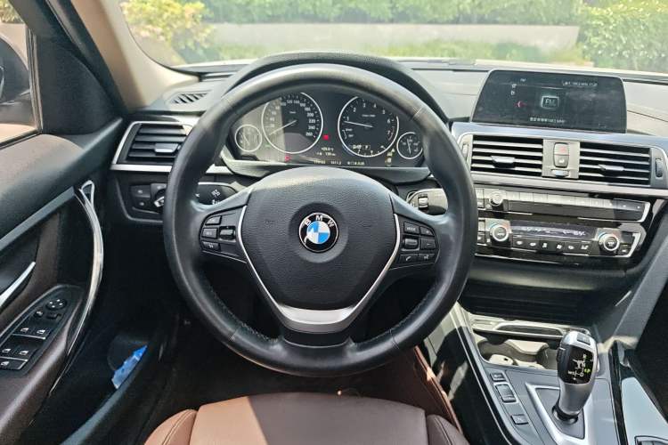 Used BMW 3 Series 2018 320Li Fashion Model Steering Wheel