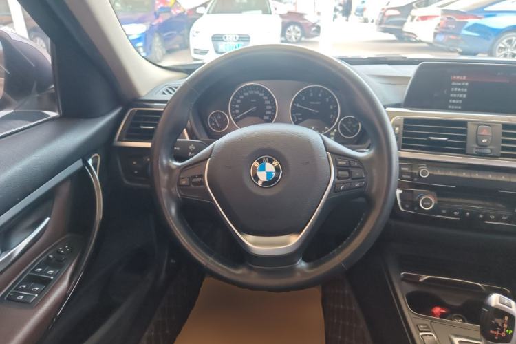 Used BMW 3 Series 2018 320Li Fashion Model Steering Wheel